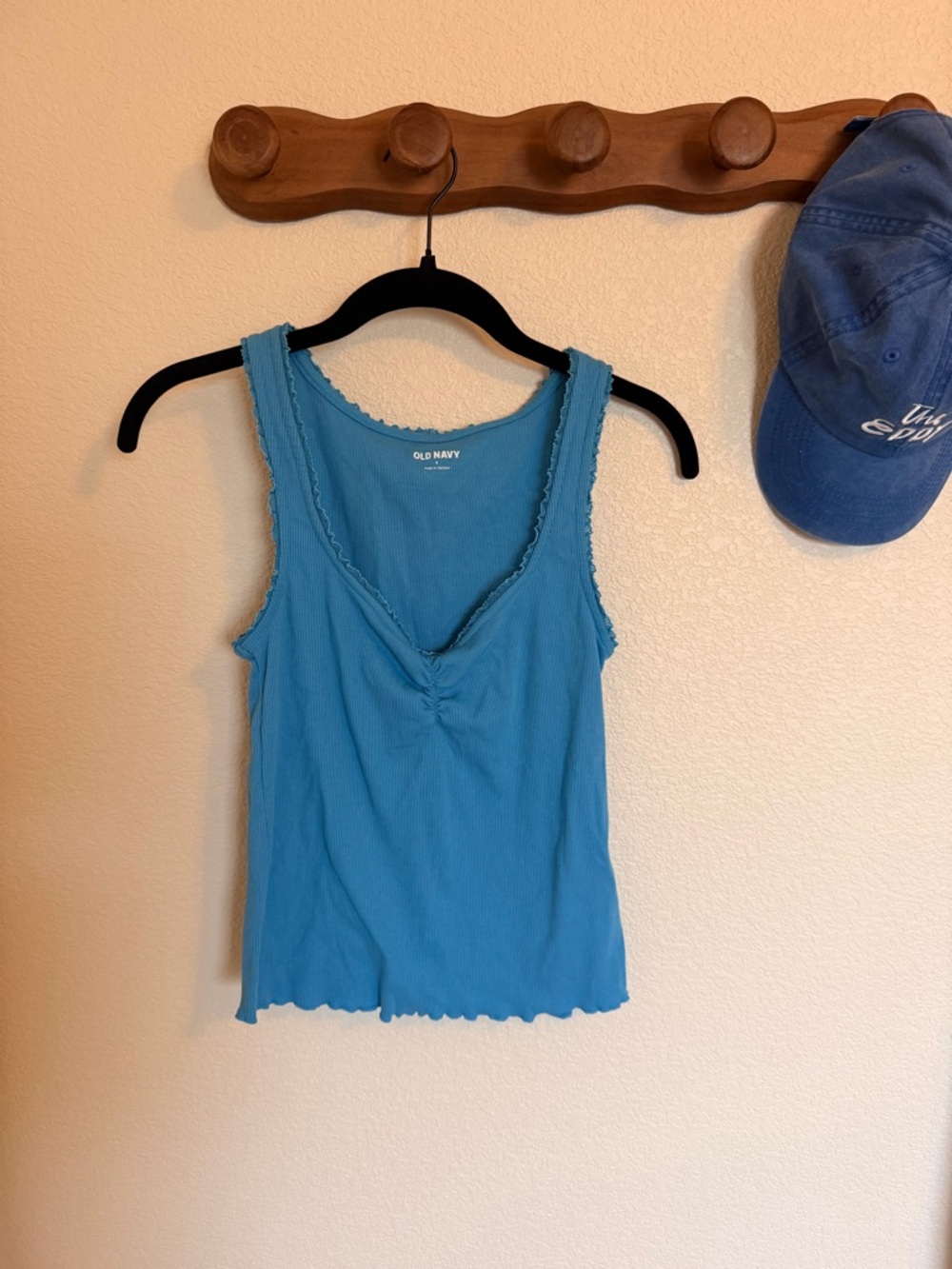 old navy ribbed tank top